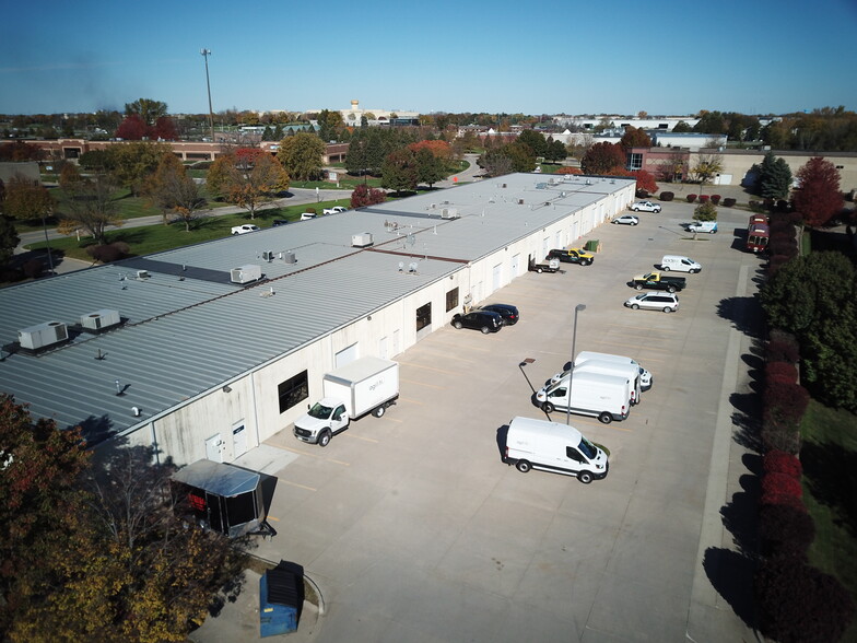 3301-3435 109th St, Urbandale, IA for rent - Building Photo - Image 3 of 7