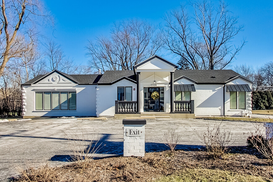 1S131 Summit Ave, Oakbrook Terrace, IL for sale - Building Photo - Image 1 of 1