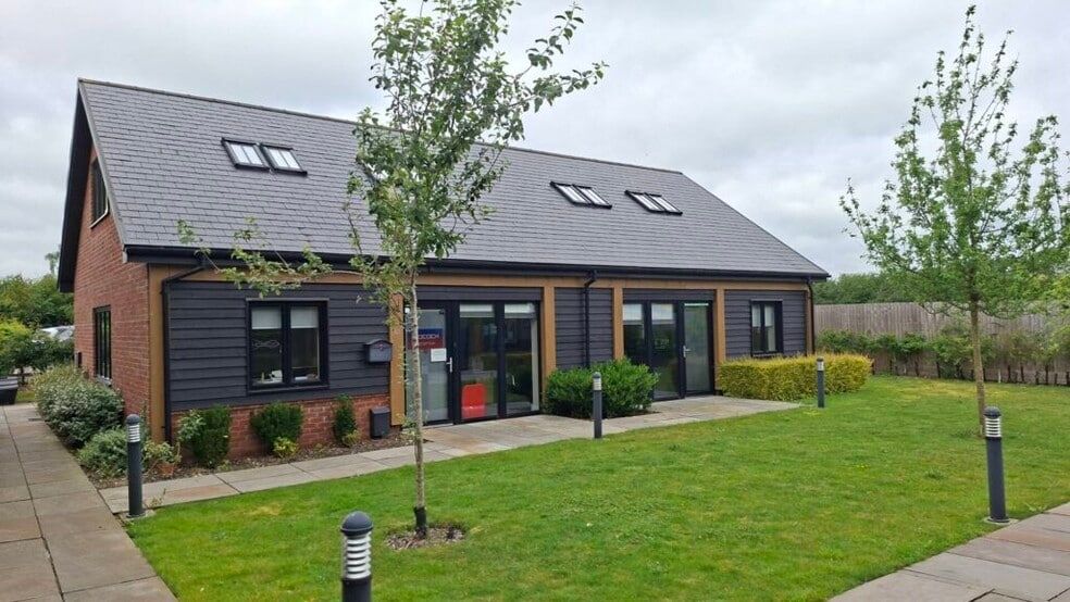 London Rd, Marks Tey to rent - Building Photo - Image 2 of 3
