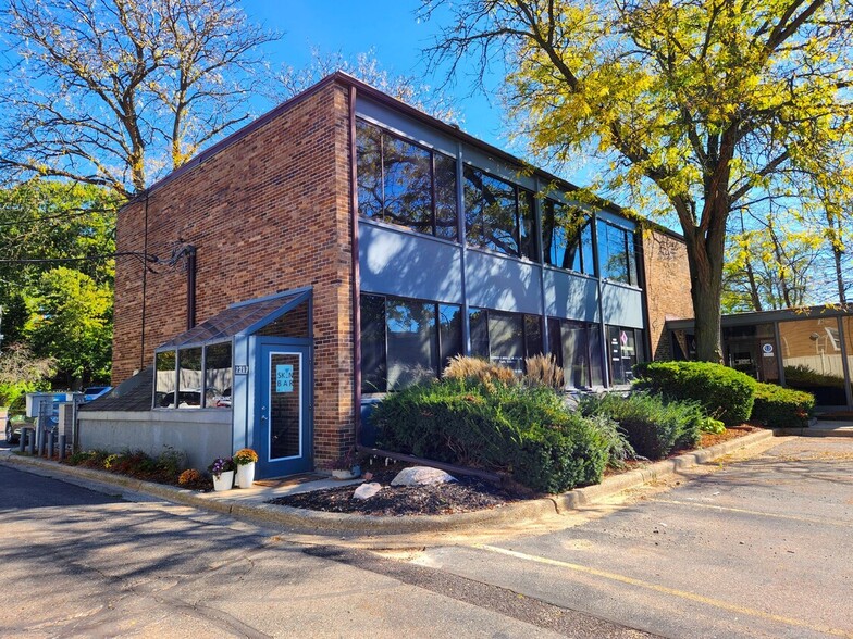 2217 Packard St, Ann Arbor, MI for sale - Building Photo - Image 1 of 1