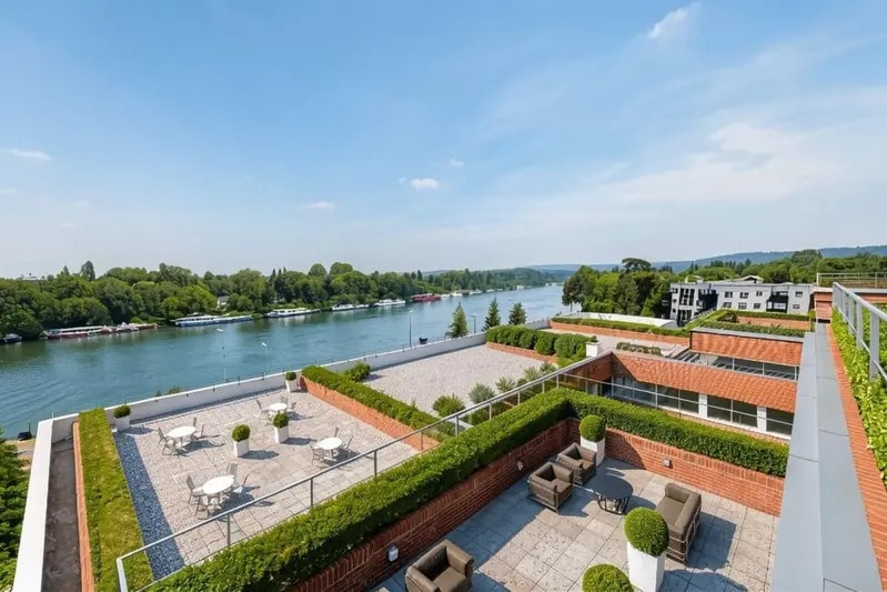 2 Allée De Longchamp, Suresnes to rent - Building Photo - Image 3 of 20