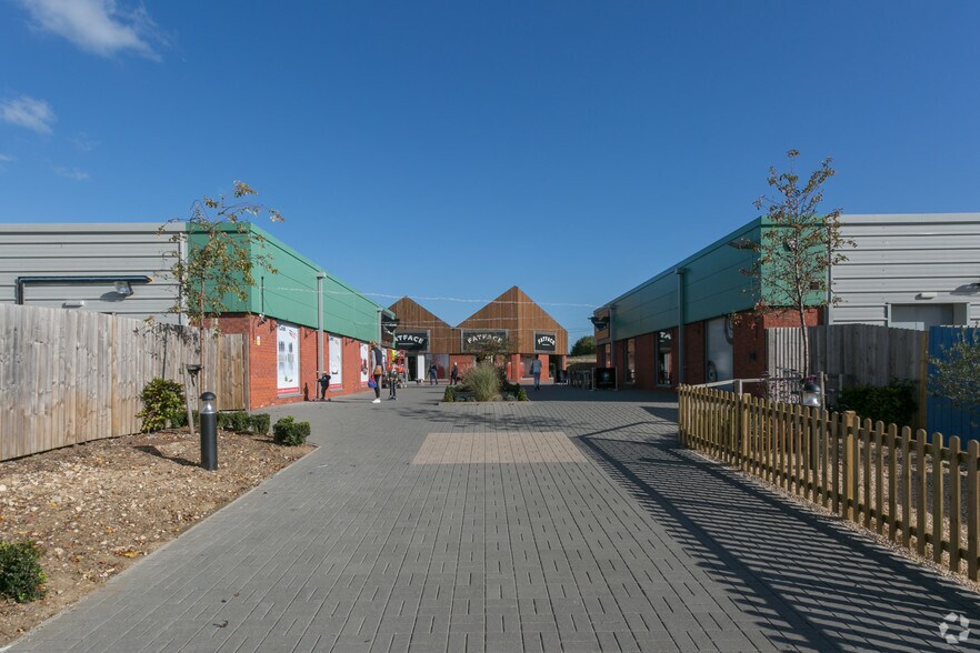 Peterborough One Retail Park, Peterborough to rent - Building Photo - Image 3 of 3