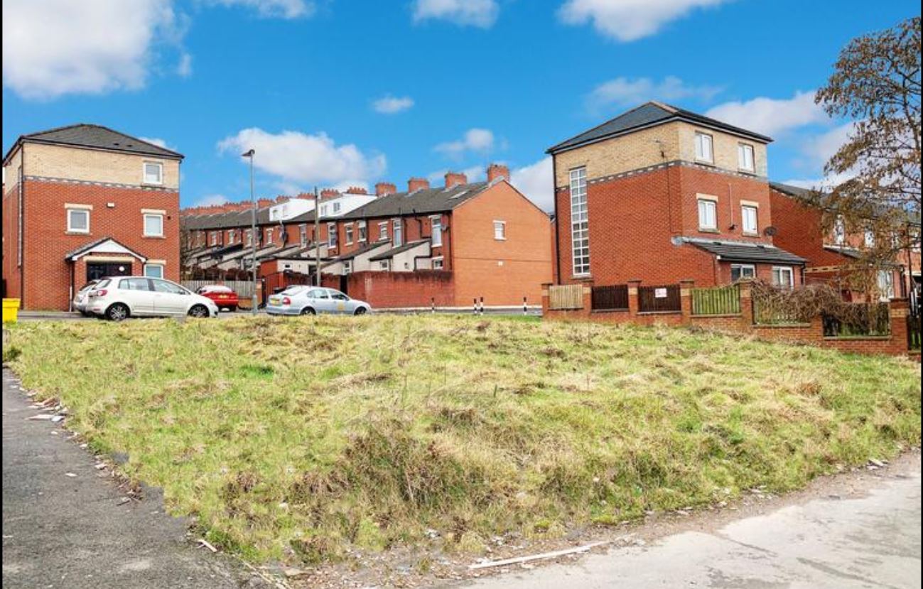 140144 Cedar St, Blackburn BB1 9TT UK