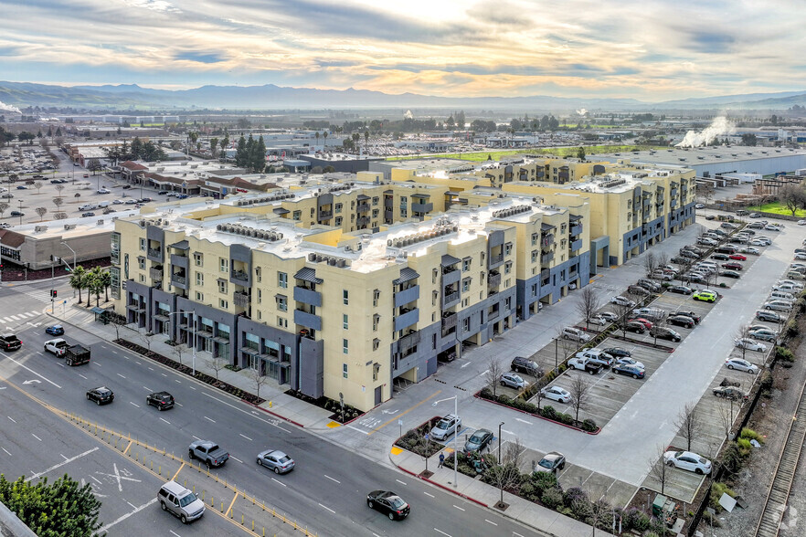 200 E 10th St, Gilroy, CA for rent - Aerial - Image 3 of 16