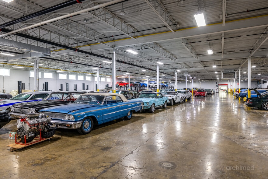 4444 Rue Jarry E, Montréal, QC for sale - Interior Photo - Image 3 of 5