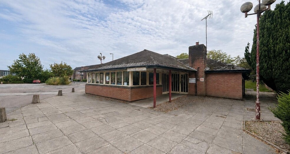 Blythe Park, Stoke-On-Trent to rent - Building Photo - Image 2 of 6