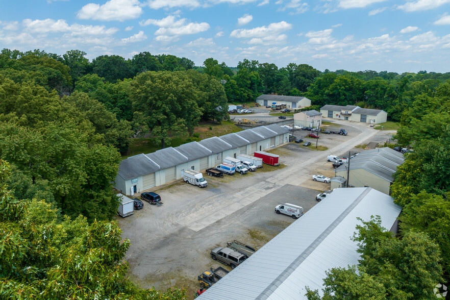 14401 Pine Ln, Woodbridge, VA to rent - Building Photo - Image 2 of 5