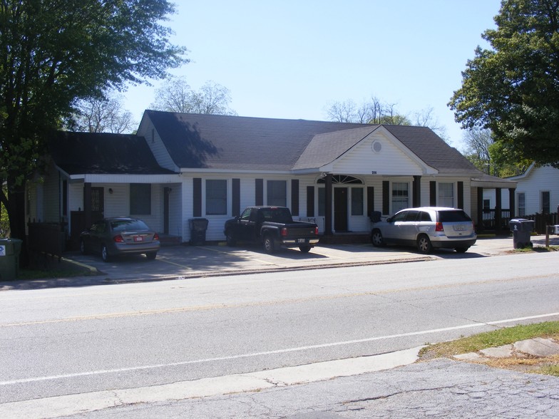 214 Hamilton Ave, Bremen, GA for sale - Building Photo - Image 1 of 1