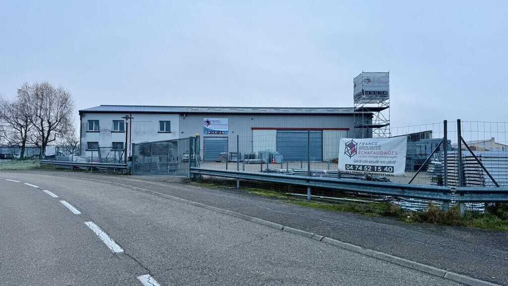 Location Local d'activités 595 m² - Photo 1