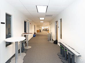 103 Morgan Ln, Plainsboro, NJ to rent Interior Photo- Image 2 of 9