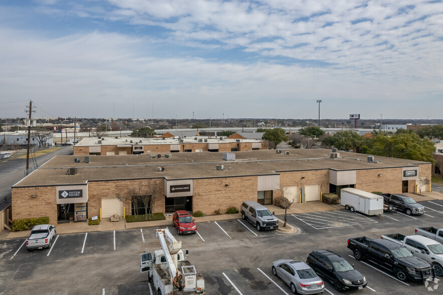 8868 Research Blvd, Austin, TX for rent - Building Photo - Image 2 of 18