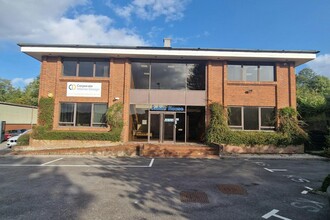 Stroudley Rd, Basingstoke for rent Building Photo- Image 1 of 2