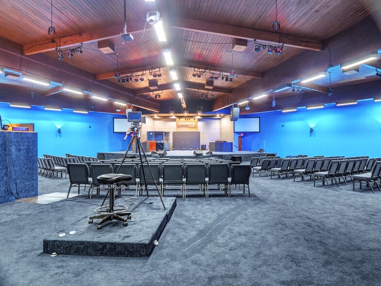 824 W Pipeline Rd, Hurst, TX for sale - Building Photo - Image 1 of 1