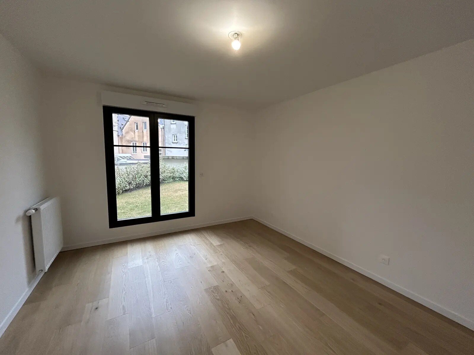 7 Rue Famin, Chartres to rent Interior Photo- Image 1 of 6