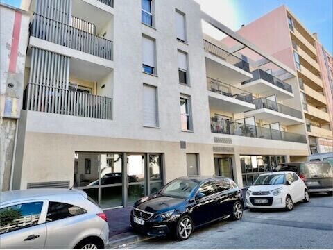 69 Boulevard De Paris, Toulon for sale - Building Photo - Image 3 of 17