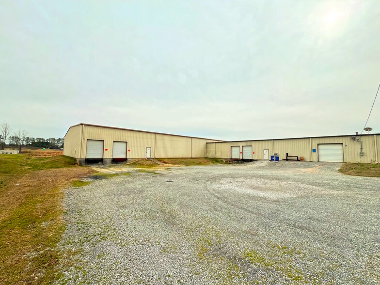 105 Industrial Blvd, Rainbow City, AL for rent - Building Photo - Image 3 of 7