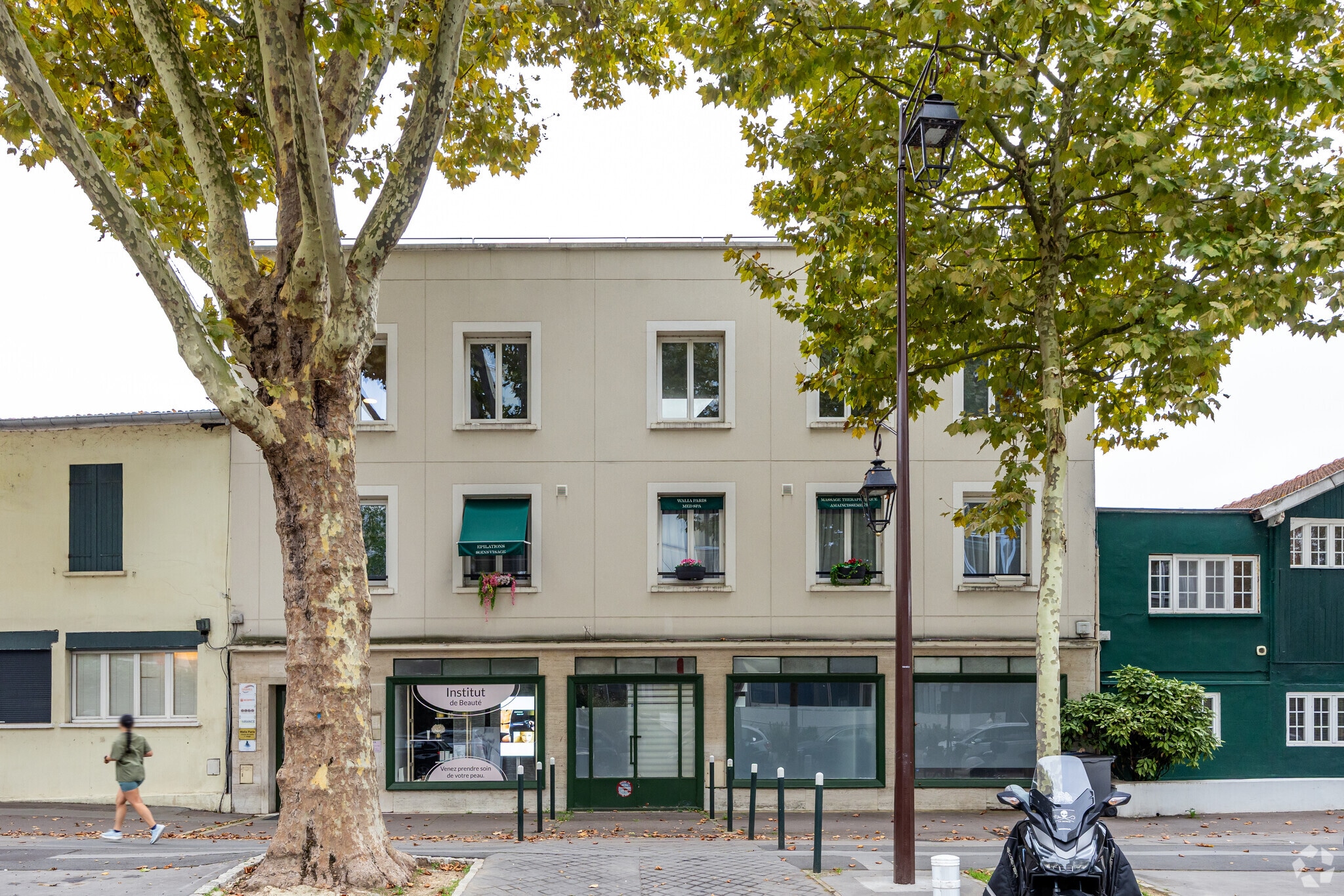 21 Boulevard Du Parc, Neuilly-sur-Seine for sale Primary Photo- Image 1 of 17
