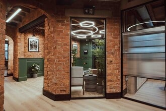 70 Brinksway, Stockport to rent Interior Photo- Image 1 of 7