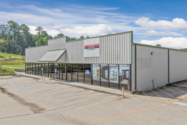 More details for 5457 W Davis St, Conroe, TX - Retail to Rent
