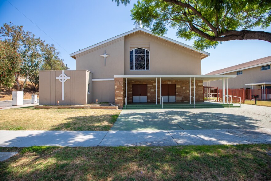 6698 Orange Ave, Long Beach, CA for sale - Primary Photo - Image 1 of 26