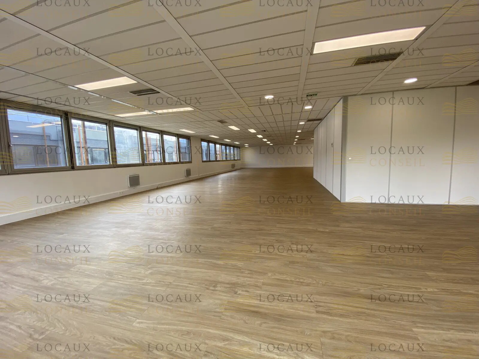 Light Industrial in Gennevilliers to rent Interior Photo- Image 1 of 16