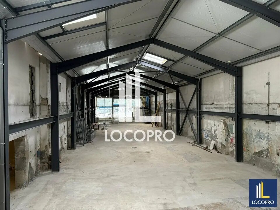 Location Local d'activités 620 m² - Photo 1