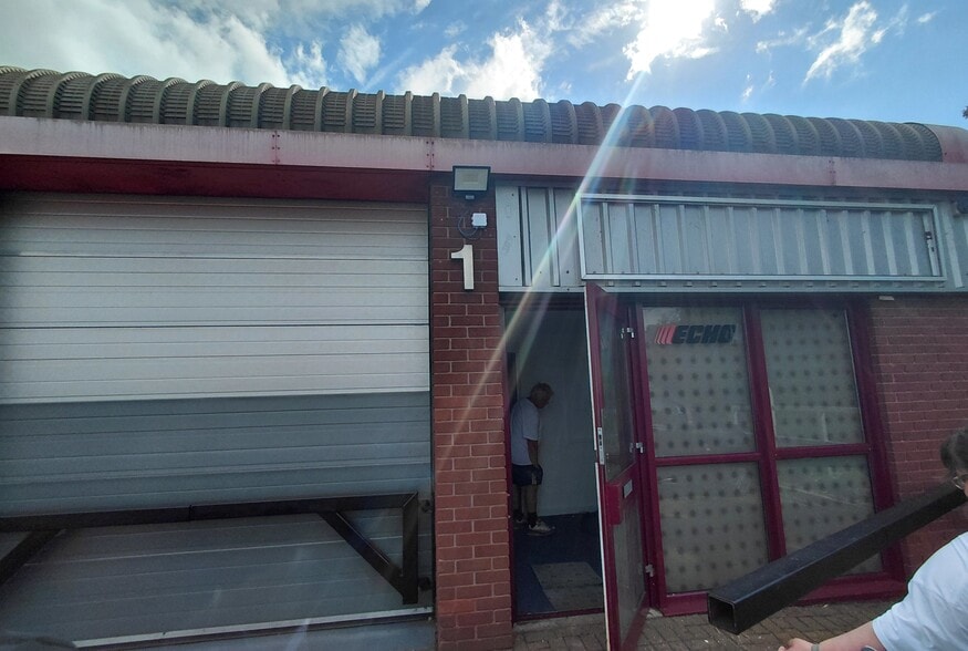 Broadmead Rd, Stewartby to rent - Building Photo - Image 1 of 1