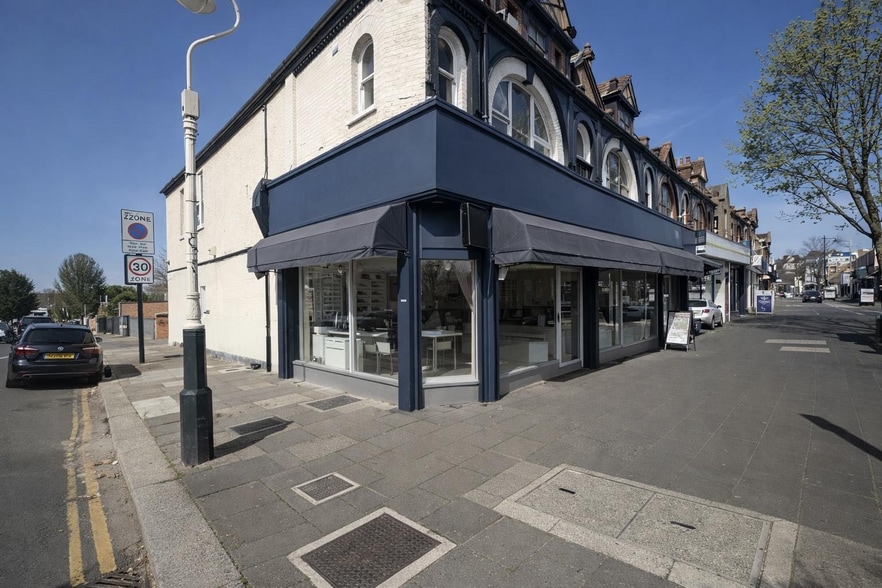 134-136 Northfield Ave, London to rent - Building Photo - Image 2 of 2