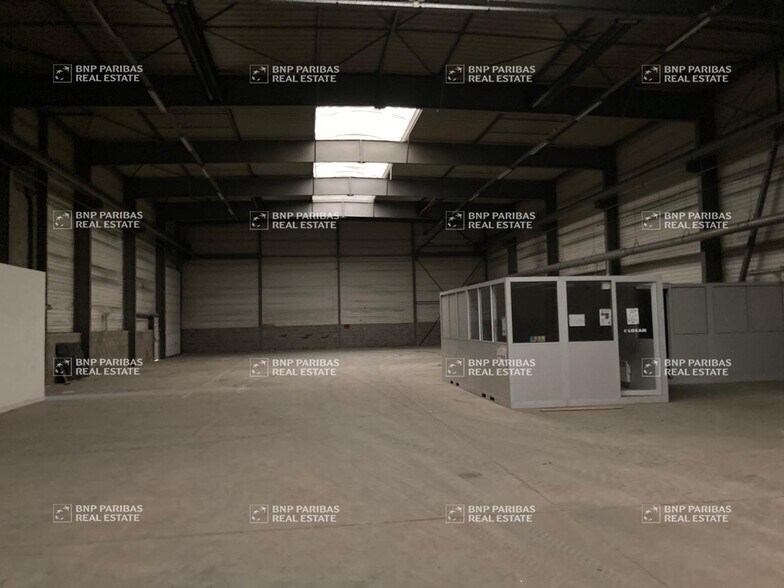 Office in Valenton to rent - Building Photo - Image 3 of 4