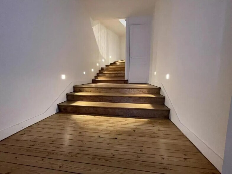 Office in Bordeaux to rent - Building Photo - Image 3 of 10