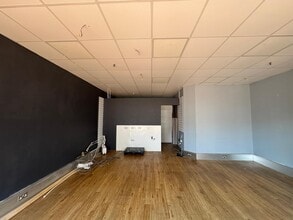Shopping Centre, Bridgwater to rent Interior Photo- Image 2 of 2