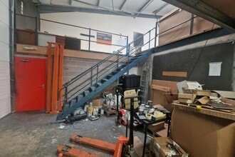 Berry Ct, Bramley to rent Interior Photo- Image 1 of 3