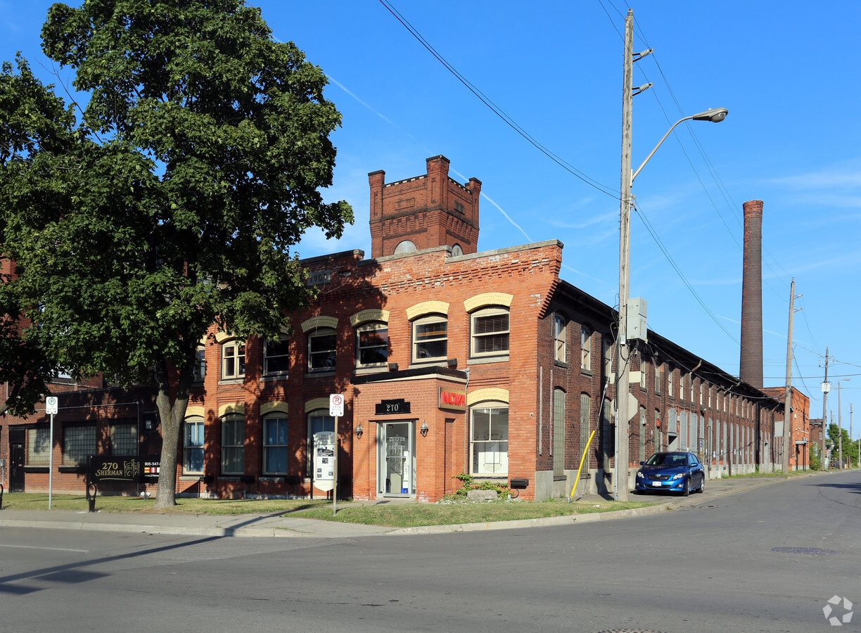270 Sherman Ave N, Hamilton L8L 6N4 UK