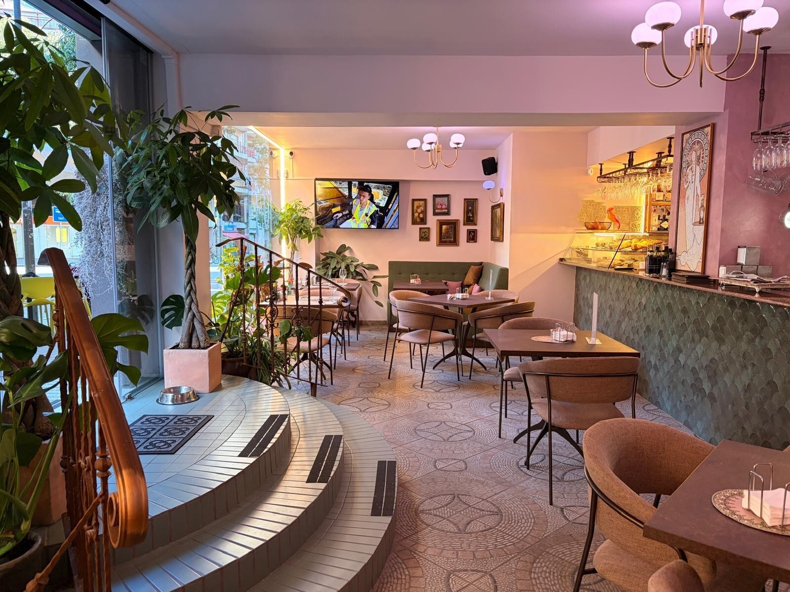 Retail in Barcelona, Barcelona to rent Interior Photo- Image 1 of 11