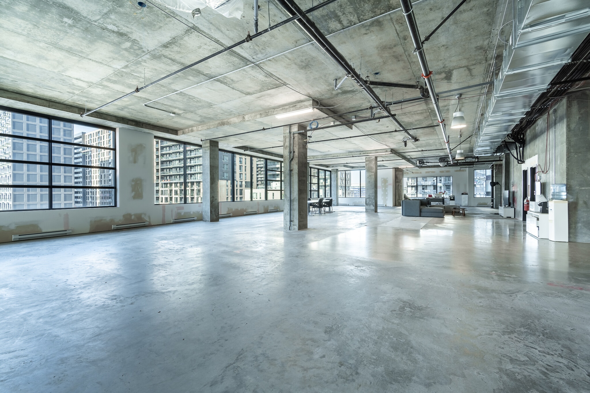 100 Rue Peel, Montréal, QC to rent Building Photo- Image 1 of 5