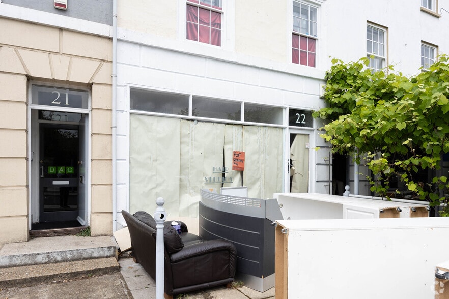 169 Parrock St, Gravesend to rent - Building Photo - Image 2 of 2