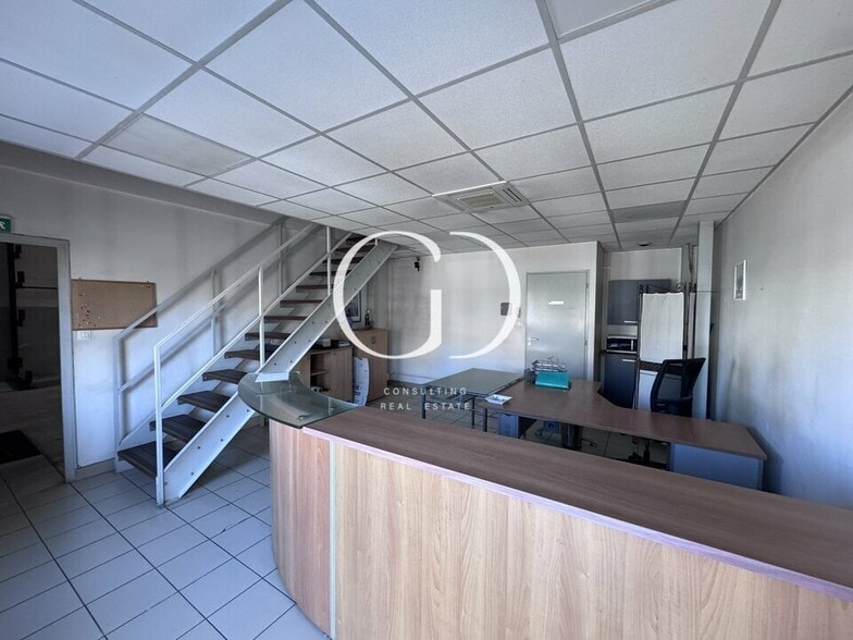 5 Avenue Lionel Terray, Meyzieu for sale - Interior Photo - Image 2 of 13