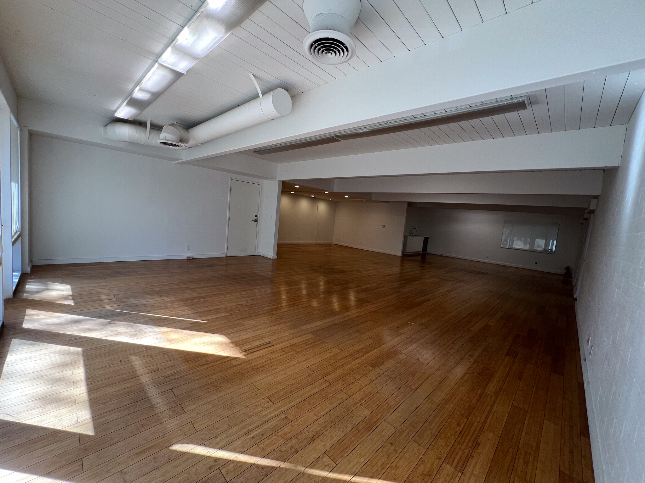 7462 N Figueroa St, Los Angeles, CA for rent Building Photo- Image 1 of 4