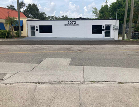 2702 Hendry, Fort Myers, FL for rent Building Photo- Image 1 of 13