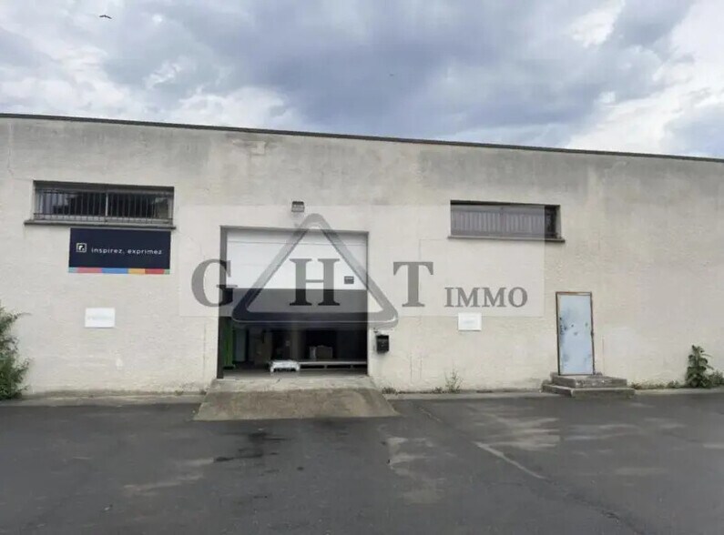 Light Industrial in Colombes to rent - Building Photo - Image 3 of 3