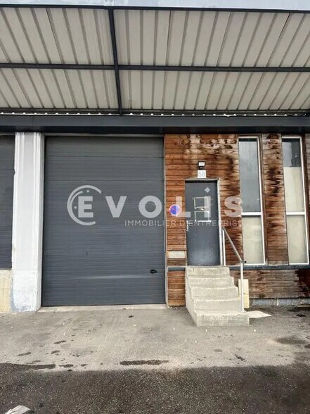 Industrial in Saint-Priest for sale - Building Photo - Image 2 of 6