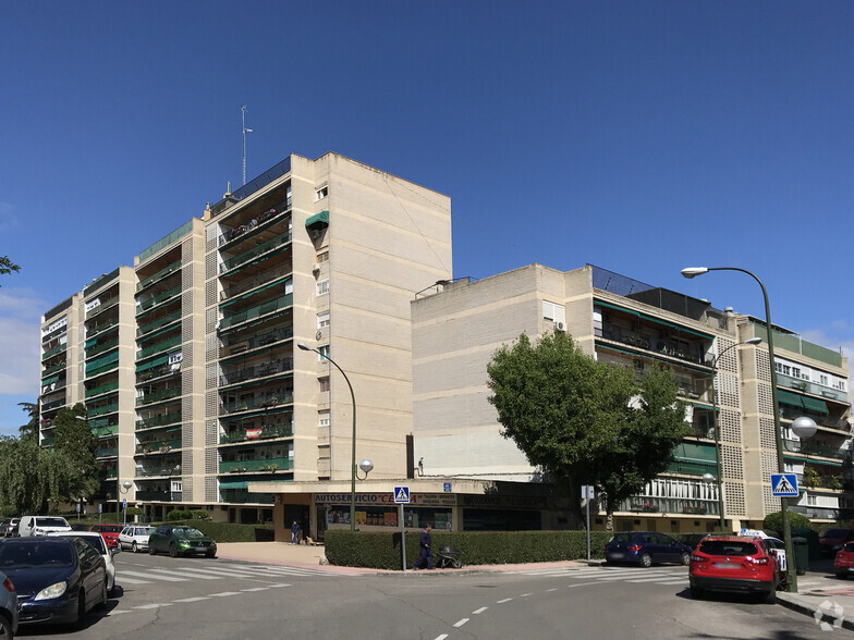 Calle Rubens, 20, Móstoles, Madrid for rent - Primary Photo - Image 1 of 2