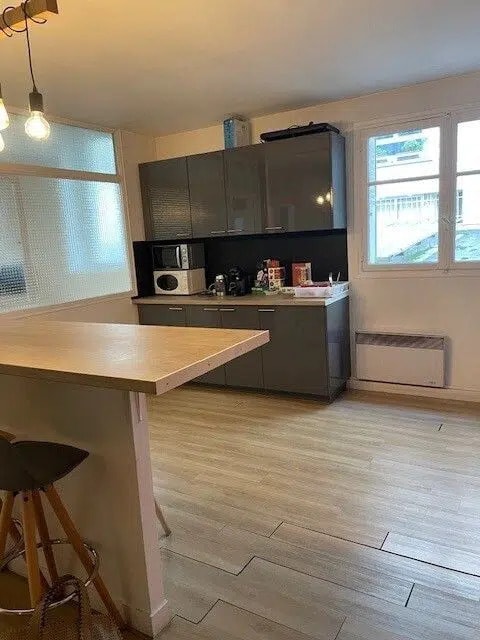 Location Bureaux 299 m² - Photo 1