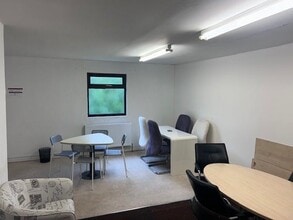 8 Butts Rd, Chiseldon to rent Interior Photo- Image 2 of 4