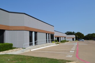 8101 Ridgepoint Dr, Irving, TX for rent Building Photo- Image 1 of 5