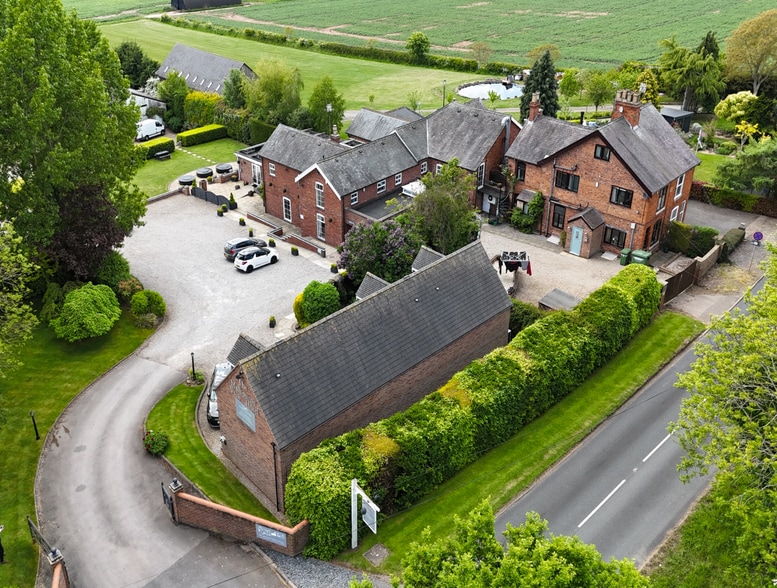 Melbourne View Hotel portfolio of 2 properties for sale on LoopNet.co.uk - Building Photo - Image 2 of 20