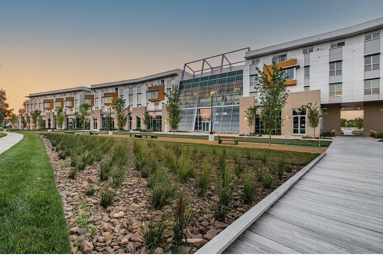 1401 NE John Deshields Blvd, Bentonville, AR to rent Building Photo- Image 1 of 6