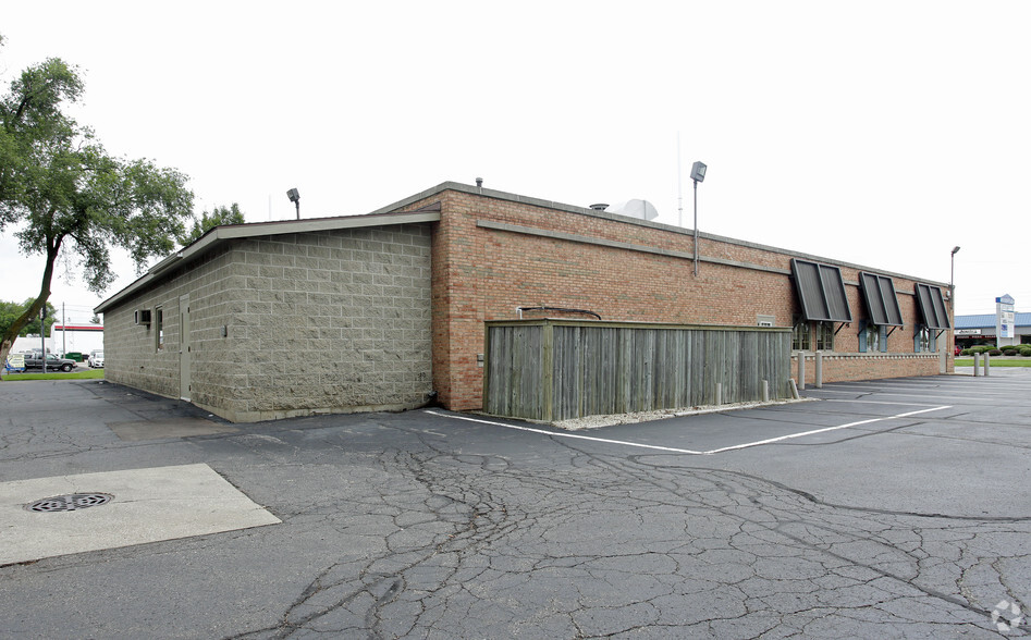 5402 Portage Rd, Portage, MI for rent - Building Photo - Image 2 of 30