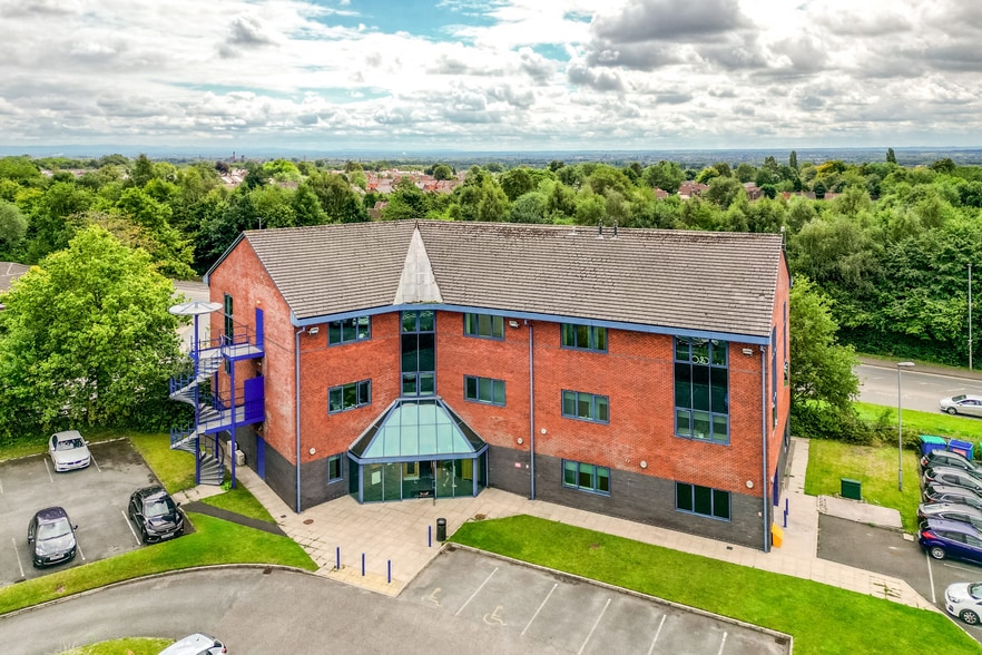 1 Pavilion Sq, Bolton to rent - Building Photo - Image 2 of 7