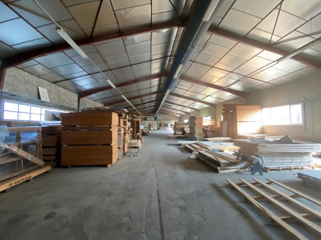 Location Local d'activités 1 112 m² - Photo 1